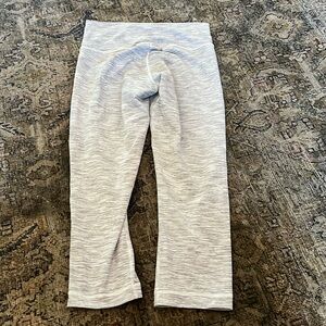 Lululemon Women Wunder Under Gray Crop Leggings Luxtreme Size 8 EUC